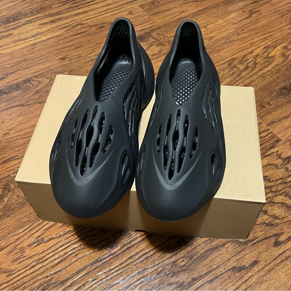 Yeezy Foam RNNR Onyx Sz 14